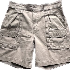 Cabelas Outdoor Shorts 100% Cotton Canvas Multi Pockets Size 32 Khaki inseam 7"